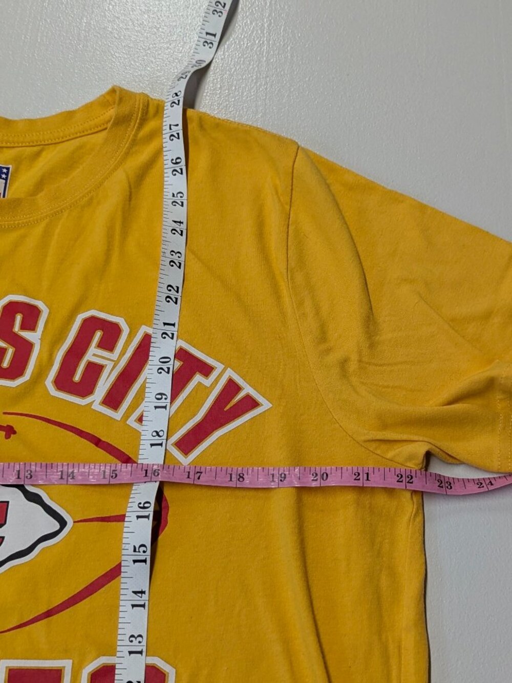 NFL Kansas City Chiefs Yellow Size XL Short Sleeved Tee - Picture 9 of 9